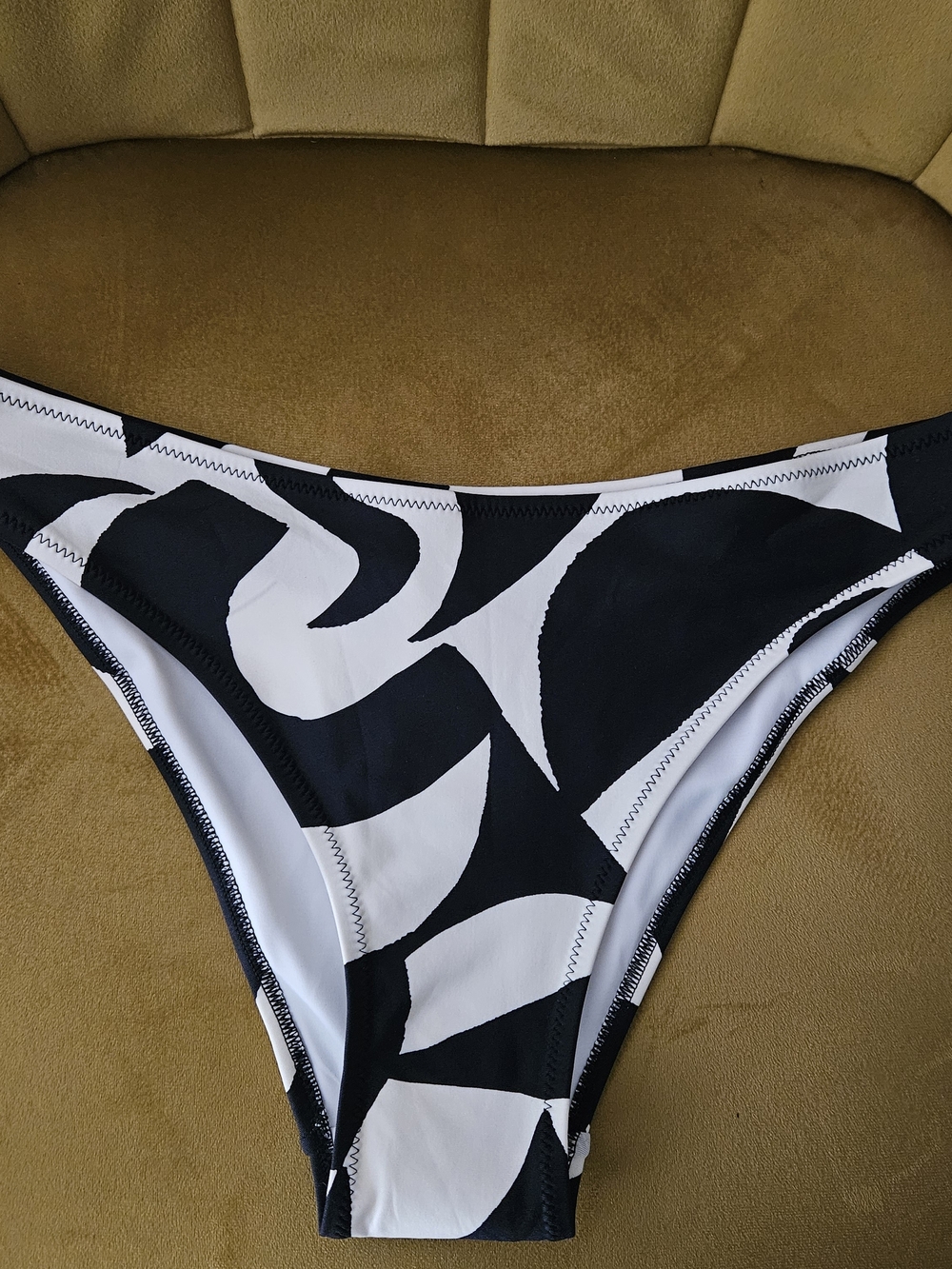 H&M Black and White Abstract Bikini Bottom